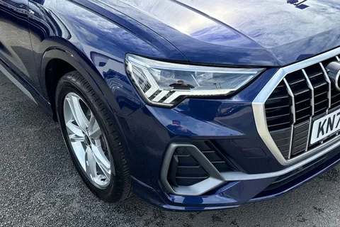 KN74ZWA Audi Q3 1.5 TFSI CoD 35 S line S Tronic Euro 6 (s/s) 5dr Thumbnail #10