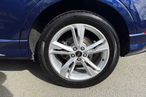 KN74ZWA Audi Q3 1.5 TFSI CoD 35 S line S Tronic Euro 6 (s/s) 5dr Thumbnail #13