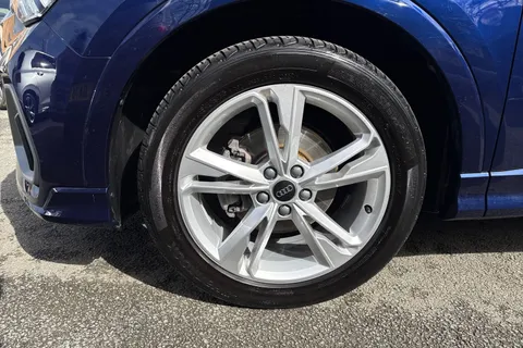 KN74ZWA Audi Q3 1.5 TFSI CoD 35 S line S Tronic Euro 6 (s/s) 5dr Thumbnail #14