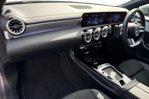 DA24FGU Mercedes-Benz Cla Class 1.3 CLA200h MHEV AMG Line (Executive) Coupe 7G-DCT Euro 6 (s/s) 4dr Thumbnail #17