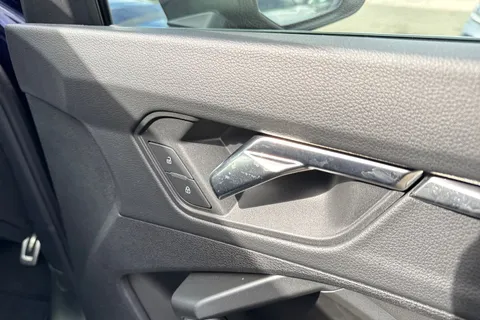 KN74ZWA Audi Q3 1.5 TFSI CoD 35 S line S Tronic Euro 6 (s/s) 5dr Thumbnail #22