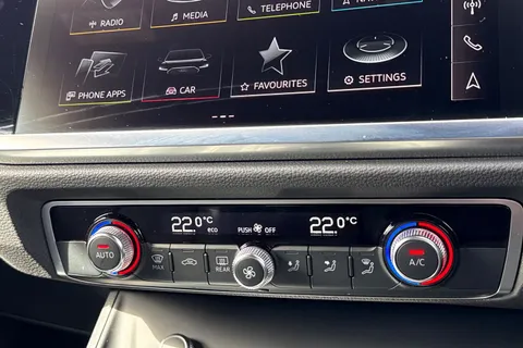 KN74ZWA Audi Q3 1.5 TFSI CoD 35 S line S Tronic Euro 6 (s/s) 5dr Thumbnail #23