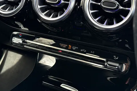 DA24FGU Mercedes-Benz Cla Class 1.3 CLA200h MHEV AMG Line (Executive) Coupe 7G-DCT Euro 6 (s/s) 4dr Thumbnail #22