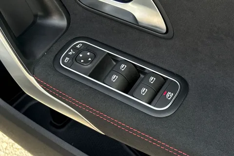 DA24FGU Mercedes-Benz Cla Class 1.3 CLA200h MHEV AMG Line (Executive) Coupe 7G-DCT Euro 6 (s/s) 4dr Thumbnail #24