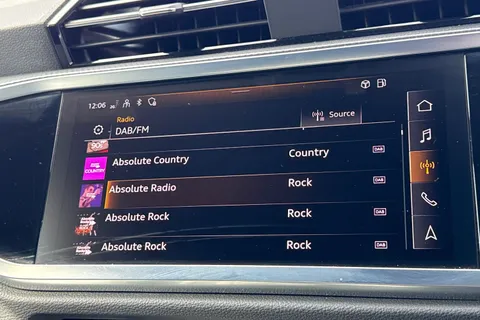 KN74ZWA Audi Q3 1.5 TFSI CoD 35 S line S Tronic Euro 6 (s/s) 5dr Thumbnail #29