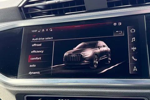 KN74ZWA Audi Q3 1.5 TFSI CoD 35 S line S Tronic Euro 6 (s/s) 5dr Thumbnail #32