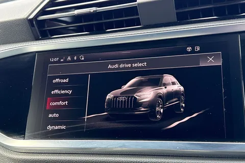 KN74ZWA Audi Q3 1.5 TFSI CoD 35 S line S Tronic Euro 6 (s/s) 5dr Thumbnail #35