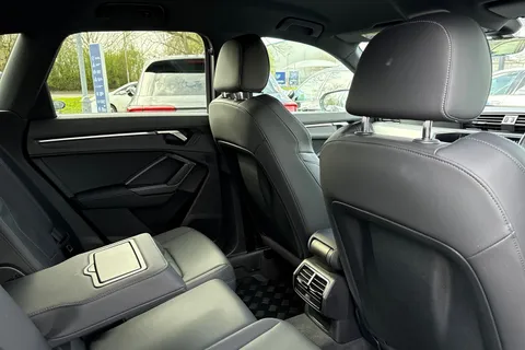 KN74ZWA Audi Q3 1.5 TFSI CoD 35 S line S Tronic Euro 6 (s/s) 5dr Thumbnail #40