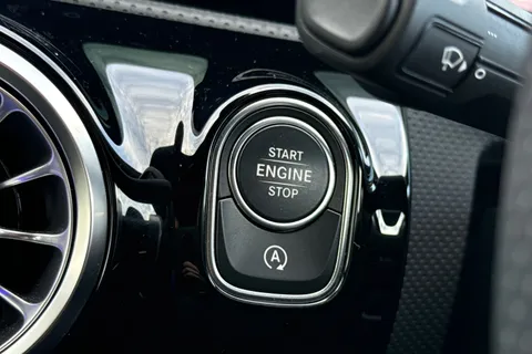 DA24FGU Mercedes-Benz Cla Class 1.3 CLA200h MHEV AMG Line (Executive) Coupe 7G-DCT Euro 6 (s/s) 4dr Thumbnail #42