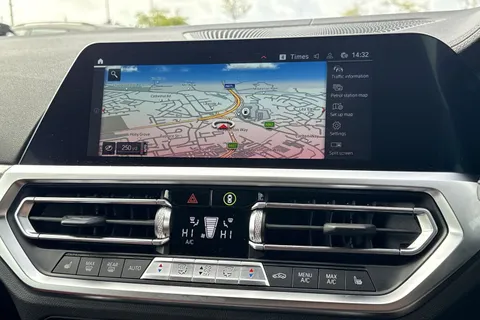 YH71KOU BMW 4 Series 3.0 430d MHT M Sport Pro Edition Auto xDrive Euro 6 (s/s) 2dr Thumbnail #18