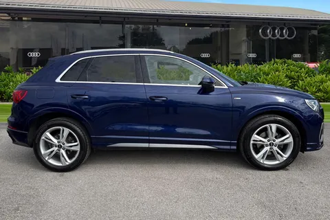 PK22VGD Audi Q3 S line 35 TFSI 150 PS S tronic Thumbnail #4