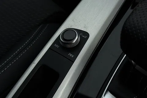 GV73LKZ Audi A4 Avant Avant S line 40 TFSI  204 PS S tronic Thumbnail #42