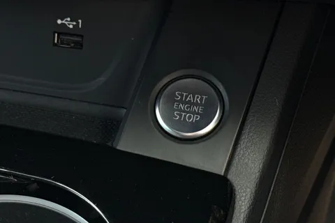 GV73LKZ Audi A4 Avant Avant S line 40 TFSI  204 PS S tronic Thumbnail #44