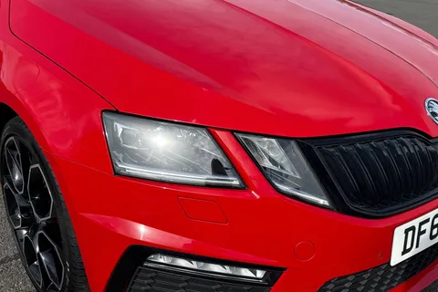 DF69LPJ Škoda Octavia 2.0 TSI vRS Challenge DSG Euro 6 (s/s) 5dr Thumbnail #10