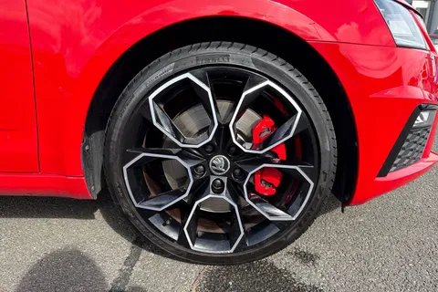 DF69LPJ Škoda Octavia 2.0 TSI vRS Challenge DSG Euro 6 (s/s) 5dr Thumbnail #11