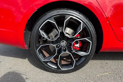 DF69LPJ Škoda Octavia 2.0 TSI vRS Challenge DSG Euro 6 (s/s) 5dr Thumbnail #12