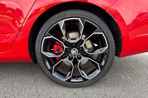 DF69LPJ Škoda Octavia 2.0 TSI vRS Challenge DSG Euro 6 (s/s) 5dr Thumbnail #13