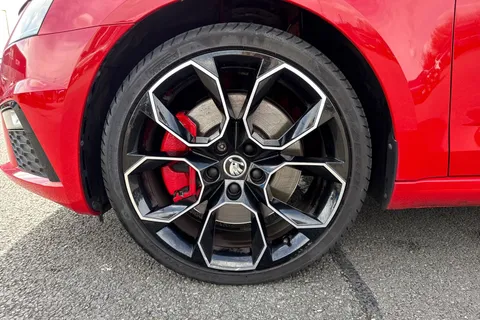 DF69LPJ Škoda Octavia 2.0 TSI vRS Challenge DSG Euro 6 (s/s) 5dr Thumbnail #14