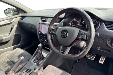 DF69LPJ Škoda Octavia 2.0 TSI vRS Challenge DSG Euro 6 (s/s) 5dr Thumbnail #15