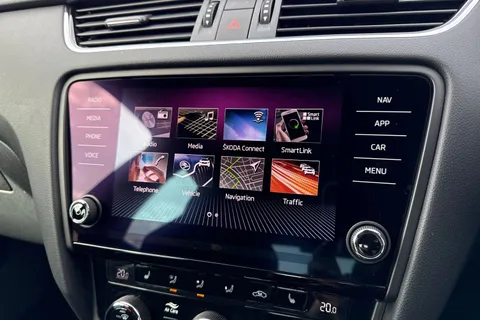 DF69LPJ Škoda Octavia 2.0 TSI vRS Challenge DSG Euro 6 (s/s) 5dr Thumbnail #18