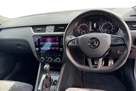 DF69LPJ Škoda Octavia 2.0 TSI vRS Challenge DSG Euro 6 (s/s) 5dr Thumbnail #19