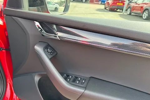 DF69LPJ Škoda Octavia 2.0 TSI vRS Challenge DSG Euro 6 (s/s) 5dr Thumbnail #22