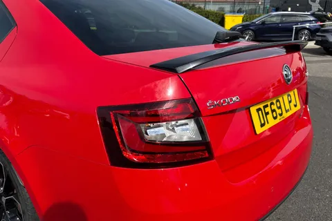 DF69LPJ Škoda Octavia 2.0 TSI vRS Challenge DSG Euro 6 (s/s) 5dr Thumbnail #31