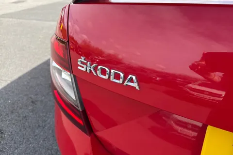 DF69LPJ Škoda Octavia 2.0 TSI vRS Challenge DSG Euro 6 (s/s) 5dr Thumbnail #33