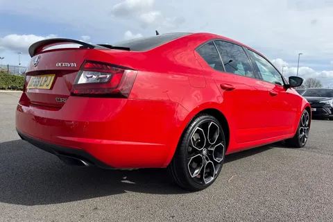 DF69LPJ Škoda Octavia 2.0 TSI vRS Challenge DSG Euro 6 (s/s) 5dr Thumbnail #35