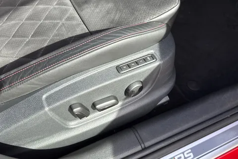 DF69LPJ Škoda Octavia 2.0 TSI vRS Challenge DSG Euro 6 (s/s) 5dr Thumbnail #38