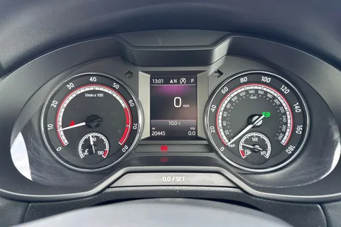 DF69LPJ Škoda Octavia 2.0 TSI vRS Challenge DSG Euro 6 (s/s) 5dr Thumbnail #39