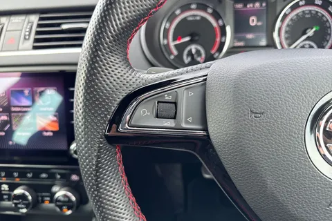 DF69LPJ Škoda Octavia 2.0 TSI vRS Challenge DSG Euro 6 (s/s) 5dr Thumbnail #40