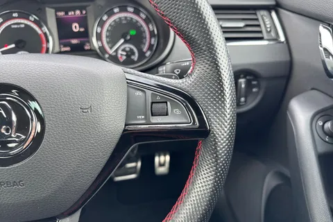 DF69LPJ Škoda Octavia 2.0 TSI vRS Challenge DSG Euro 6 (s/s) 5dr Thumbnail #41