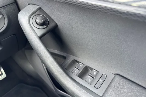 DF69LPJ Škoda Octavia 2.0 TSI vRS Challenge DSG Euro 6 (s/s) 5dr Thumbnail #45