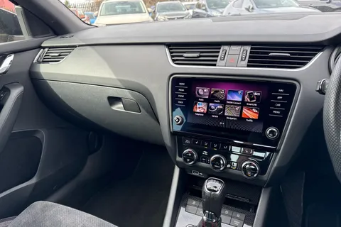 DF69LPJ Škoda Octavia 2.0 TSI vRS Challenge DSG Euro 6 (s/s) 5dr Thumbnail #47