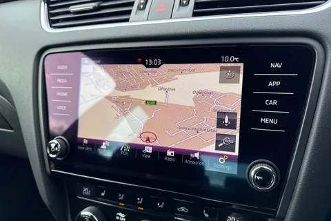 DF69LPJ Škoda Octavia 2.0 TSI vRS Challenge DSG Euro 6 (s/s) 5dr Thumbnail #53