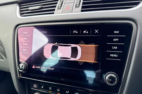 DF69LPJ Škoda Octavia 2.0 TSI vRS Challenge DSG Euro 6 (s/s) 5dr Thumbnail #56