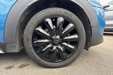 11 of 64 for Mini Countryman 2.0 Cooper D Euro 6 (s/s) 5dr