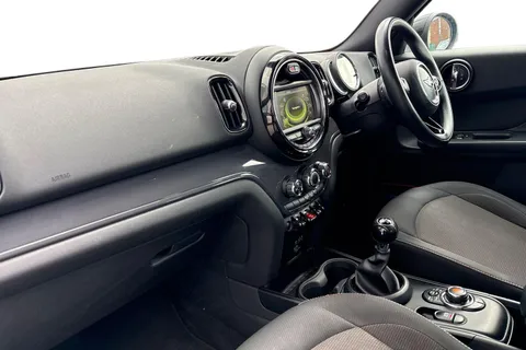 15 of 64 for Mini Countryman 2.0 Cooper D Euro 6 (s/s) 5dr