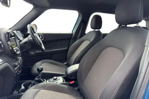 16 of 64 for Mini Countryman 2.0 Cooper D Euro 6 (s/s) 5dr