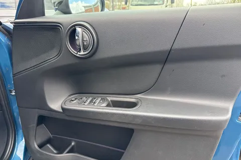 21 of 64 for Mini Countryman 2.0 Cooper D Euro 6 (s/s) 5dr