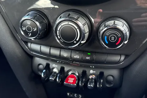 22 of 64 for Mini Countryman 2.0 Cooper D Euro 6 (s/s) 5dr