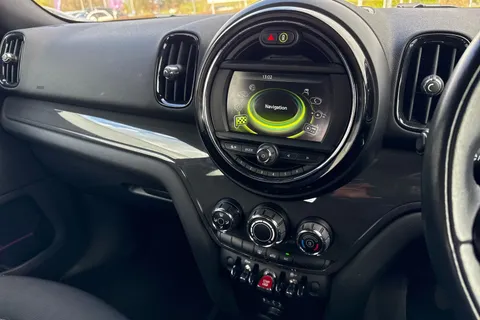 41 of 64 for Mini Countryman 2.0 Cooper D Euro 6 (s/s) 5dr