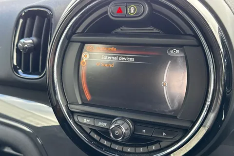 42 of 64 for Mini Countryman 2.0 Cooper D Euro 6 (s/s) 5dr