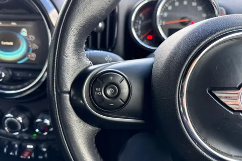 51 of 64 for Mini Countryman 2.0 Cooper D Euro 6 (s/s) 5dr