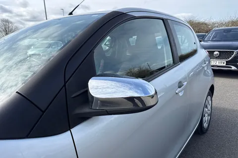 29 of 59 for Citroën C1 1.2 PureTech Feel Euro 6 5dr