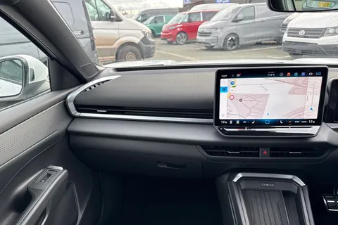  Volkswagen T-Roc 1.5 eTSI MHEV R-Line DSG Euro 6 (s/s) 5dr Thumbnail #20