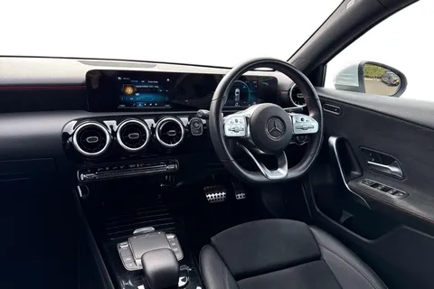 CX70JFY Mercedes-Benz A Class 1.3 A200 AMG Line 7G-DCT Euro 6 (s/s) 5dr Thumbnail #19