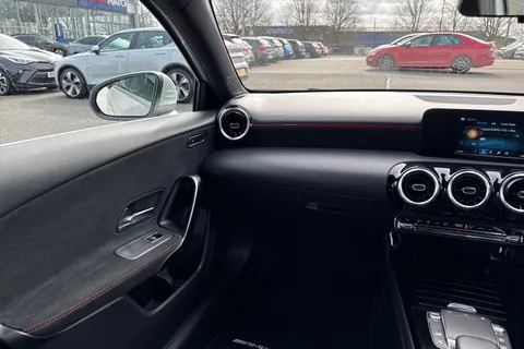 CX70JFY Mercedes-Benz A Class 1.3 A200 AMG Line 7G-DCT Euro 6 (s/s) 5dr Thumbnail #21