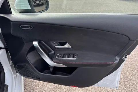 CX70JFY Mercedes-Benz A Class 1.3 A200 AMG Line 7G-DCT Euro 6 (s/s) 5dr Thumbnail #22